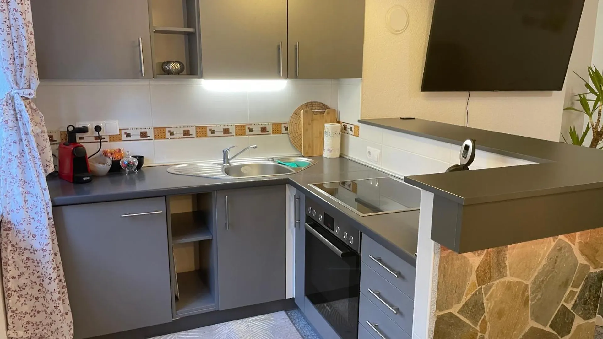 Apartment Zentrale, Moderne Wohnung In Graz